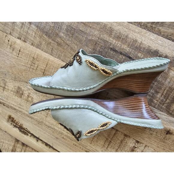 Clarks Artisan Collection Green Empress Beaded Wooden Wedge Sandal Size 7 M EUC - Picture 8 of 12